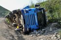 LKW umgestuerzt Koeln Bickendorf Freimersdorferstr P04